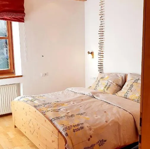 Mit Eigenem Garten In Traumhafter Lage *