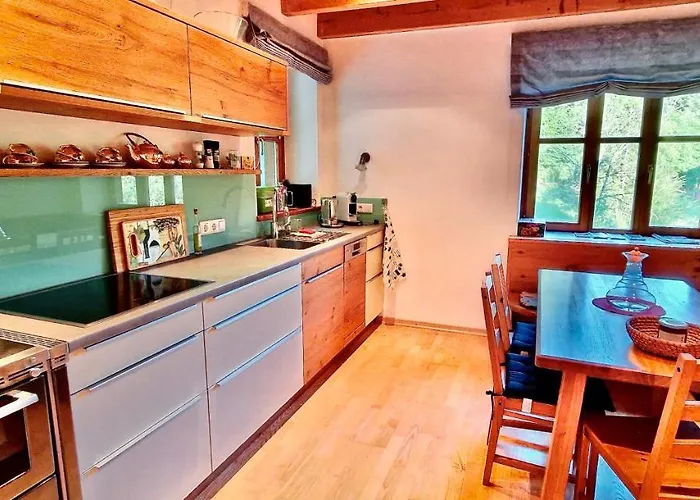 Mit Eigenem Garten In Traumhafter Lage *